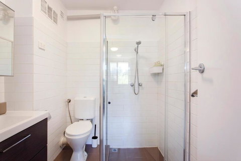 Simple Charm - Schoolies Week Accommodation 3