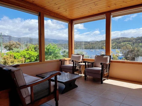 Stunning Water Front View House At Kettering - Schoolies Week Accommodation 2