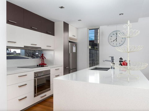 Tasman Drive Gerringong - Schoolies Week Accommodation 3