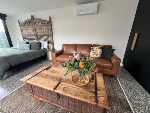 THE BANKSIA SUITE - Schoolies Week Accommodation 0