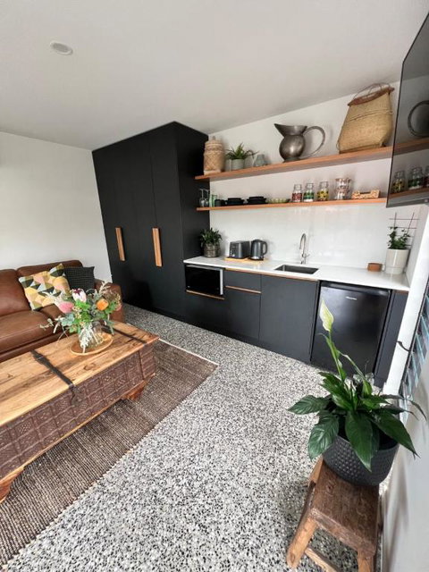THE BANKSIA SUITE - Schoolies Week Accommodation 2