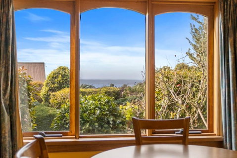 The Clocktower - Serene Stay At Herons Rise Vineyard - Schoolies Week Accommodation 1