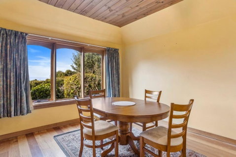 The Clocktower - Serene Stay At Herons Rise Vineyard - Schoolies Week Accommodation 3