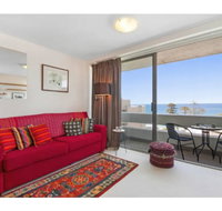Beachside Paradise - Ocean Views Central Position - Schoolies Week Accommodation