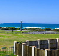 Beachside Retreat - Schoolies Week Accommodation