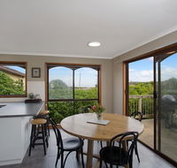 Beacon Point House - Schoolies Week Accommodation