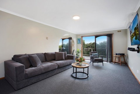 Beacon Point House - Schoolies Week Accommodation 2