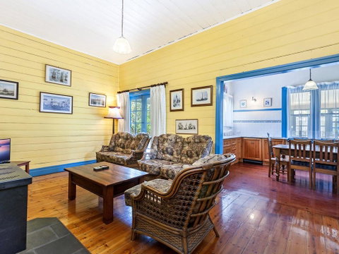 Beauvais - Schoolies Week Accommodation 2