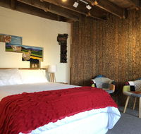 Bed in a Shed Too - Schoolies Week Accommodation