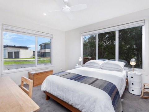 Bees Dacha - Schoolies Week Accommodation 3
