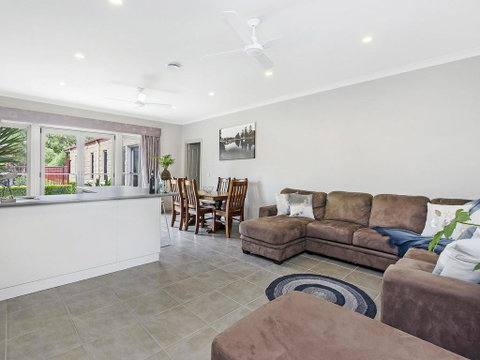 BEL MIREN - SARAH LOUISA - Schoolies Week Accommodation 3