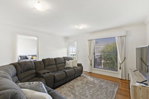Bell Street Mansion 2-14 - Schoolies Week Accommodation 3