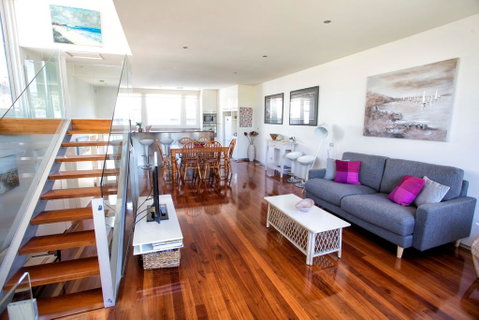 BELLA CASA - Schoolies Week Accommodation 0