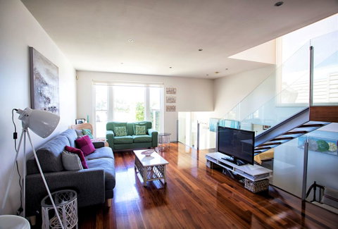 BELLA CASA - Schoolies Week Accommodation 3