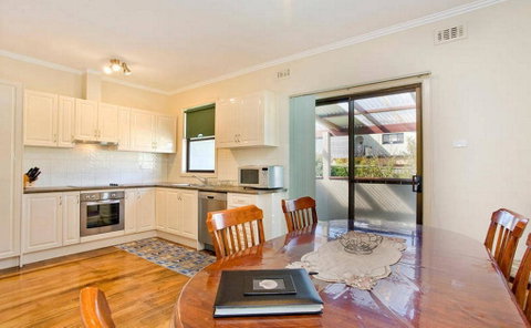 Bella Vista - Schoolies Week Accommodation 3