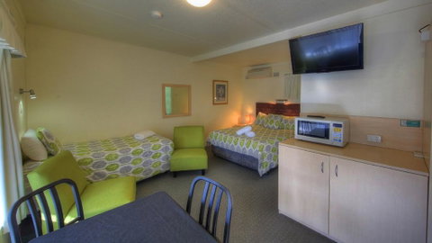 Bermagui Motor Inn - Schoolies Week Accommodation 1