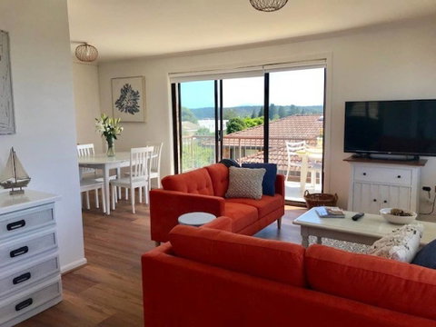 Bermagui Townhouse - Schoolies Week Accommodation 2