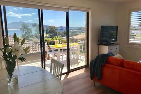 Bermagui Townhouse - Schoolies Week Accommodation 1