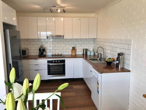 Bermagui Townhouse - Schoolies Week Accommodation 3
