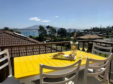 Bermagui Townhouse - Schoolies Week Accommodation 0