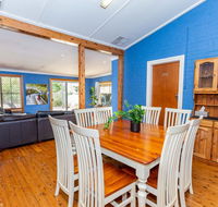 Best Central House - SLEEPS 11  - Schoolies Week Accommodation