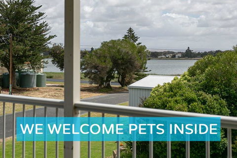 Big Stylish House With River Views, Games Room & WiFI - Schoolies Week Accommodation 0