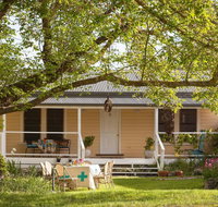 Bird House - Schoolies Week Accommodation