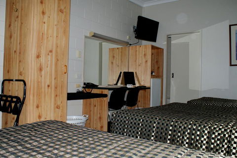 Black Diamond Motel - Schoolies Week Accommodation 3