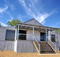 Black Sheep Inn - Schoolies Week Accommodation