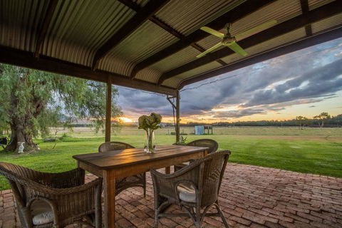 Blaxland's Cottage - Schoolies Week Accommodation 1