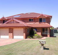 Blue Bay 83a Rocky Point Road - Foxtel  air conditioning downstairs - Schoolies Week Accommodation