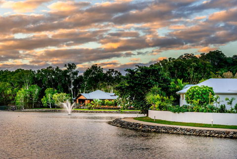Blue Lagoon Villa B - Schoolies Week Accommodation 3