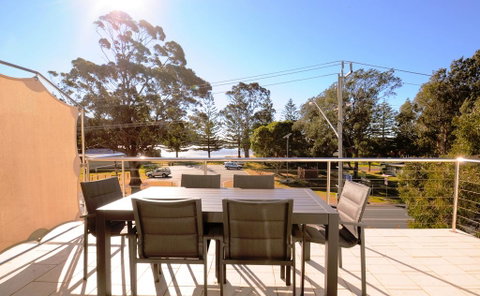 Boardwalk Apartment 6 - Schoolies Week Accommodation 2