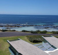 Boathouse - nearly in the water and wonderful views - Schoolies Week Accommodation