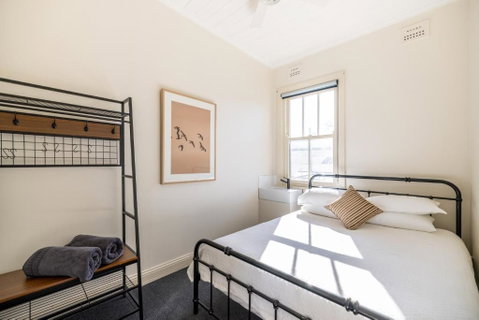 The Middle - Schoolies Week Accommodation 3