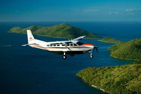 Reef And Island Scenic Flight From Airlie Beach - Schoolies Week Accommodation 3