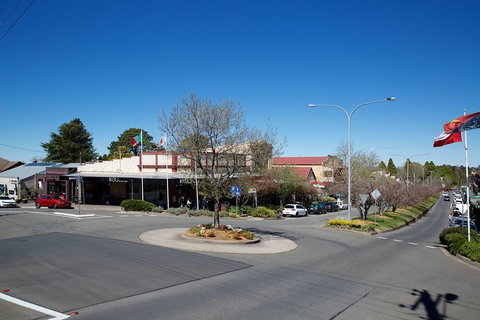 Private Blue Mountains Escape The Crowds SUV Tour - Schoolies Week Accommodation 4