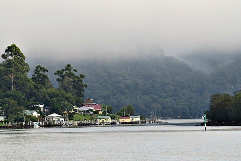 5 Day Kayak Adventure Down Hawkesbury River - Schoolies Week Accommodation 1