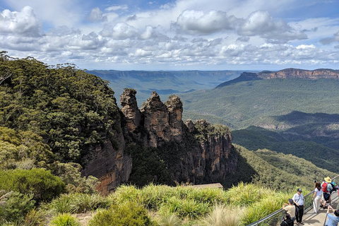 Blue Mountains Private Tour - Wild Kangaroos, Waterfalls And The Three Sisters - Schoolies Week Accommodation 0