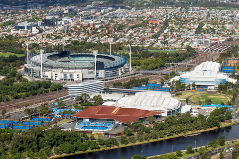 Ultimate Sports Lovers Bus Tour Of Melbourne - Schoolies Week Accommodation 0