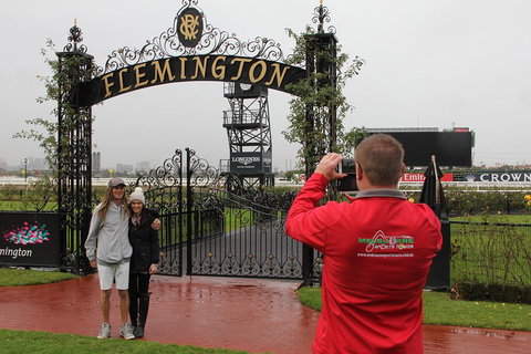 Ultimate Sports Lovers Bus Tour Of Melbourne - Schoolies Week Accommodation 1