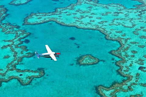 Reef And Island Scenic Flight From Airlie Beach - Schoolies Week Accommodation 4
