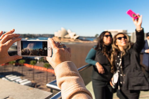Smartphone & Camera Photography Basics - Schoolies Week Accommodation 1
