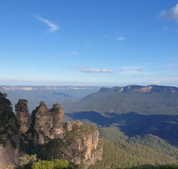 Blue Mountains Unique Small-Group Day Adventure with BBQ Lunch - Schoolies Week Accommodation